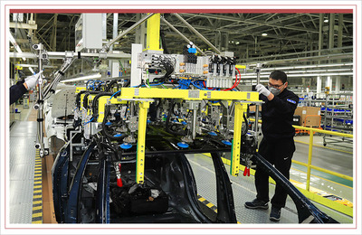 巅峰之后再造极境 深度体验北京奔驰新智能工厂穿戴设备技术开发